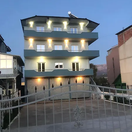 Apartamenti 71 Pogradec Exterior photo