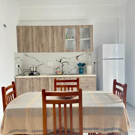 Apartamenti 71 Pogradec Exterior photo