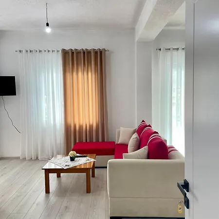 Apartamenti 71 Pogradec Exterior photo