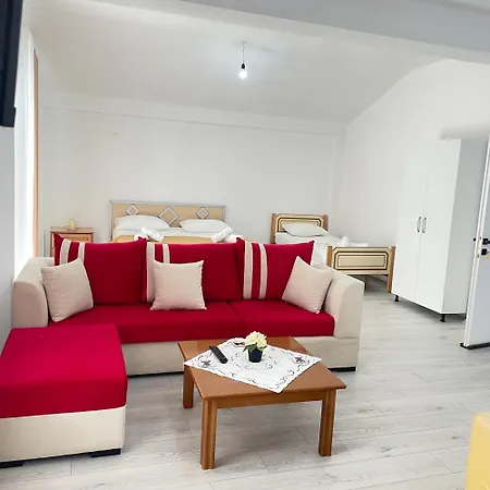 Apartamenti 71 Pogradec Exterior photo